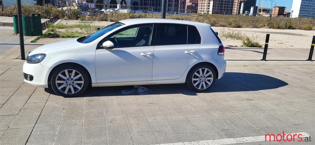 2010' Volkswagen Golf photo #3