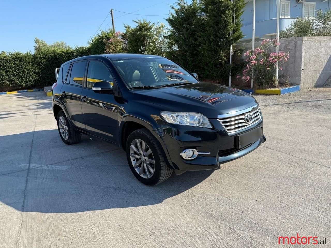 2012' Toyota RAV4 photo #2