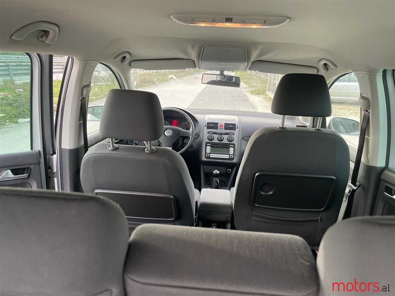 2007' Volkswagen Touran photo #2