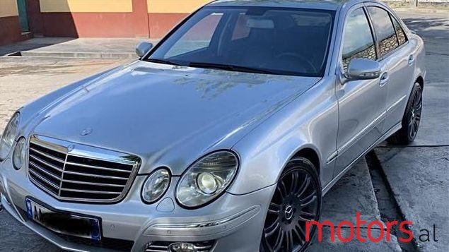2007' Mercedes-Benz E 500 photo #1