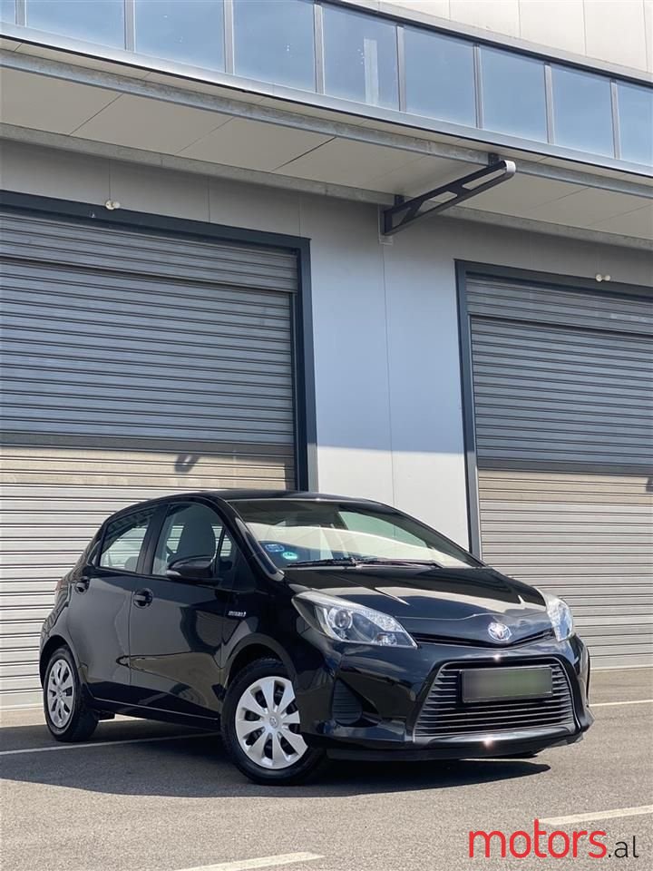 2013' Toyota Yaris photo #2