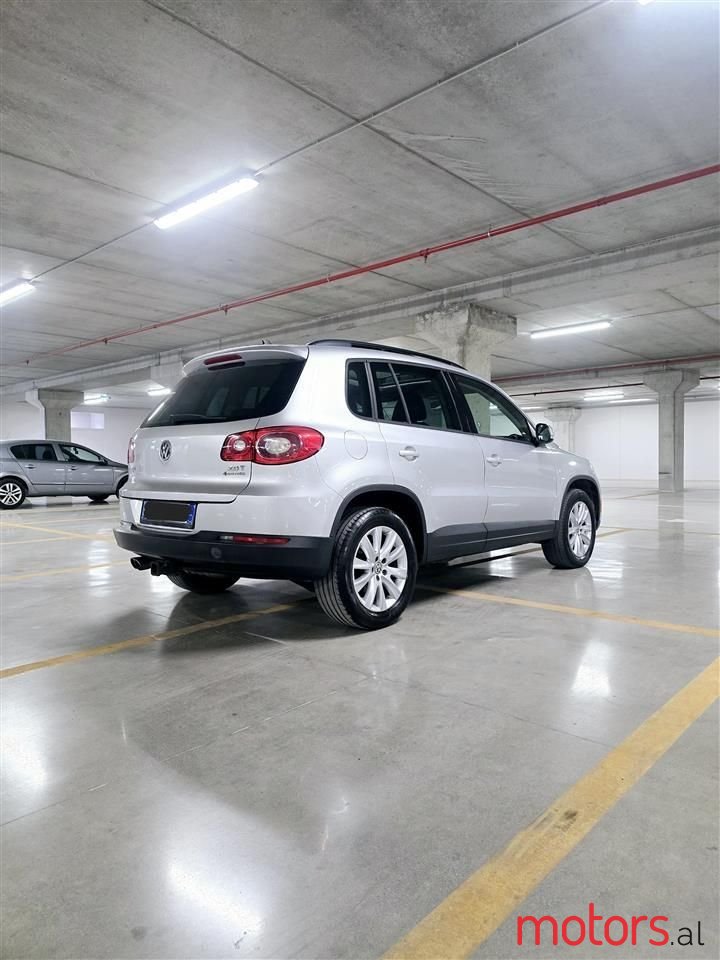 2009' Volkswagen Tiguan photo #4