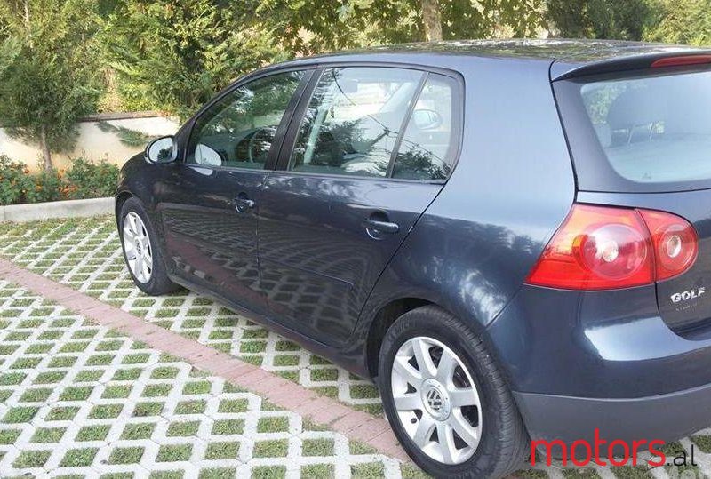 2005' Volkswagen Golf photo #2