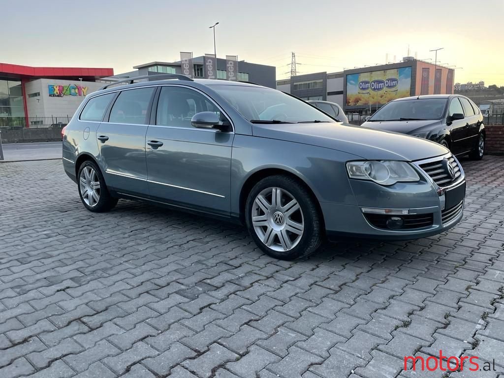 2009' Volkswagen Passat photo #1