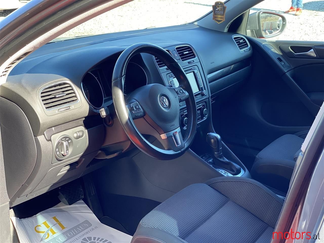 2012' Volkswagen Golf photo #3