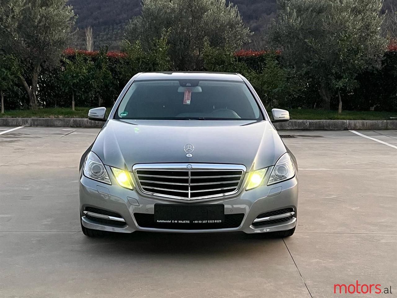 2012' Mercedes-Benz E 220 photo #1