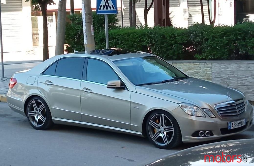 2010' Mercedes-Benz E 220 photo #1