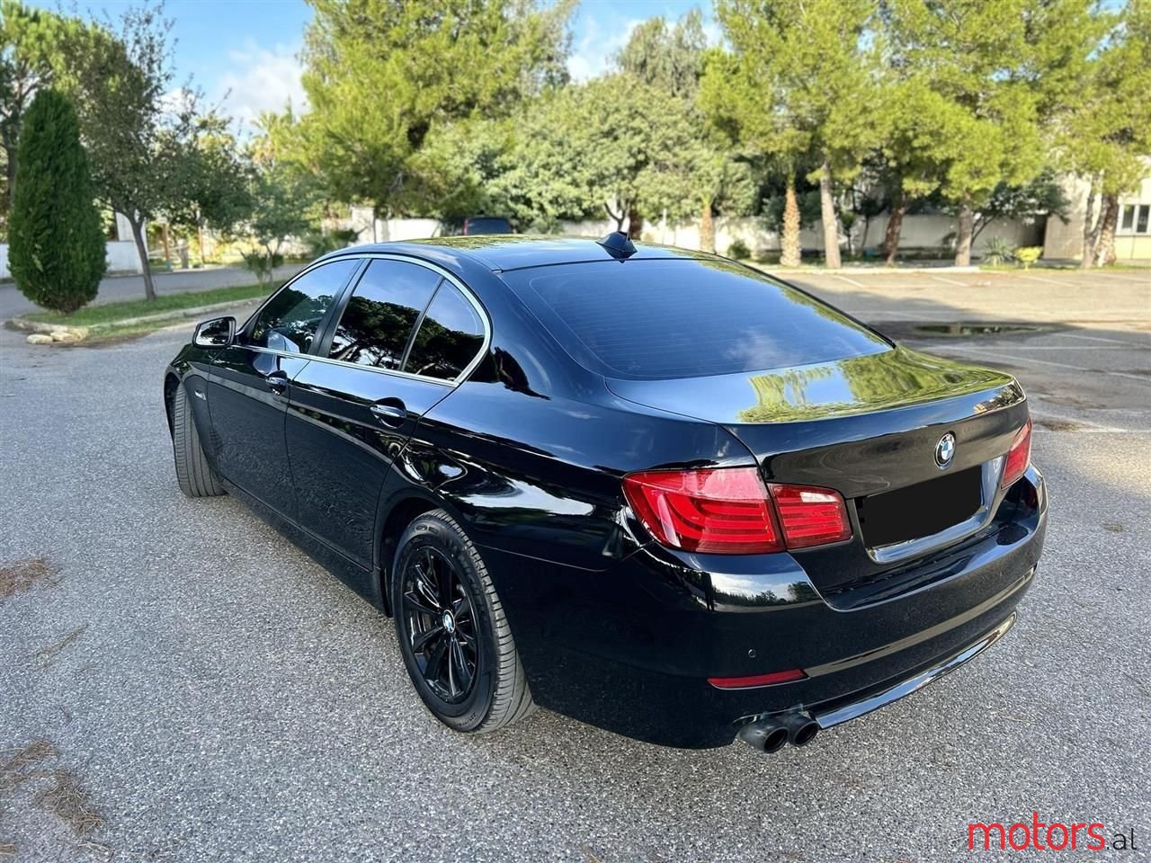 2011' BMW 520 photo #3