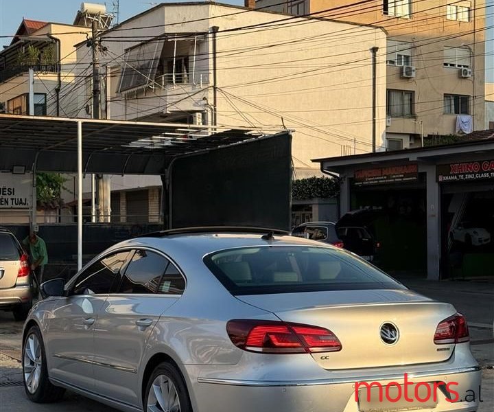 2014' Volkswagen Passat photo #2