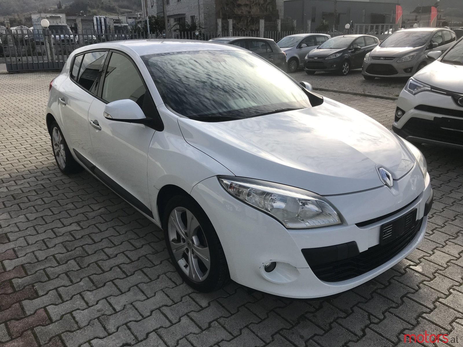 2010' Renault Megane photo #3