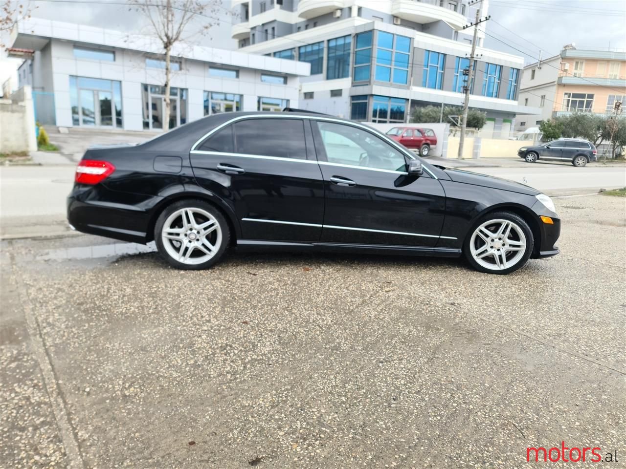 2011' Mercedes-Benz E 350 photo #5