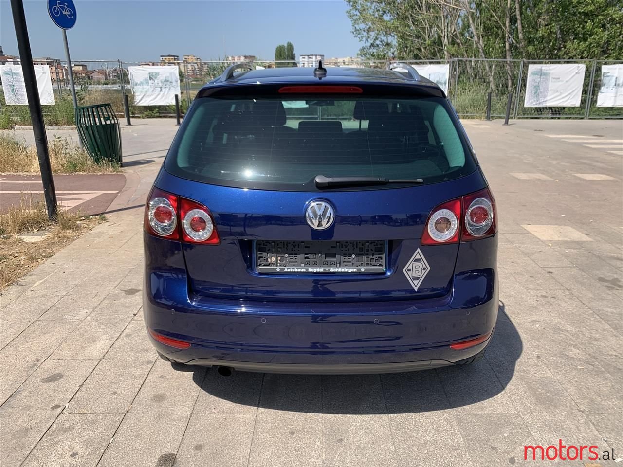 2011' Volkswagen Golf Plus photo #4