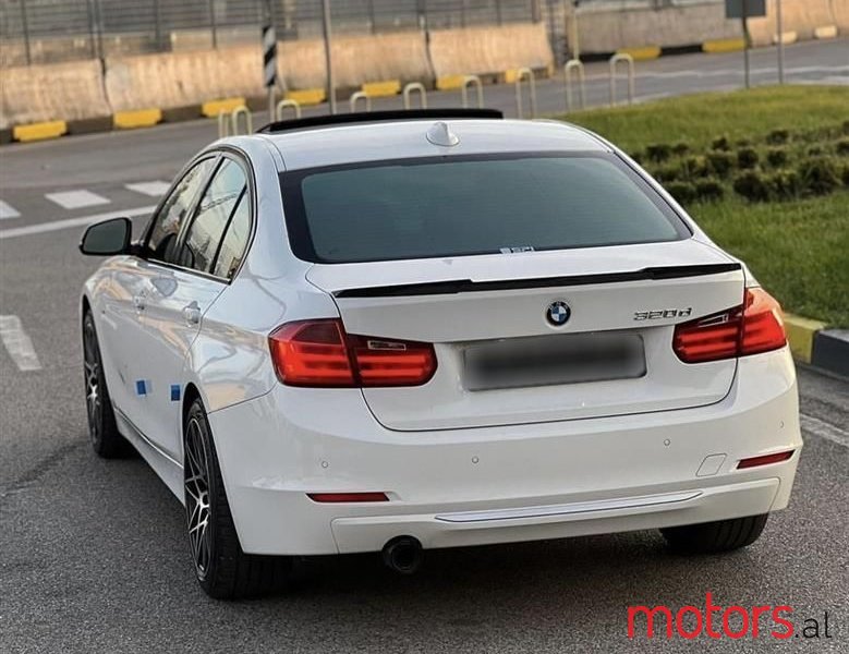 2012' BMW 320 photo #4