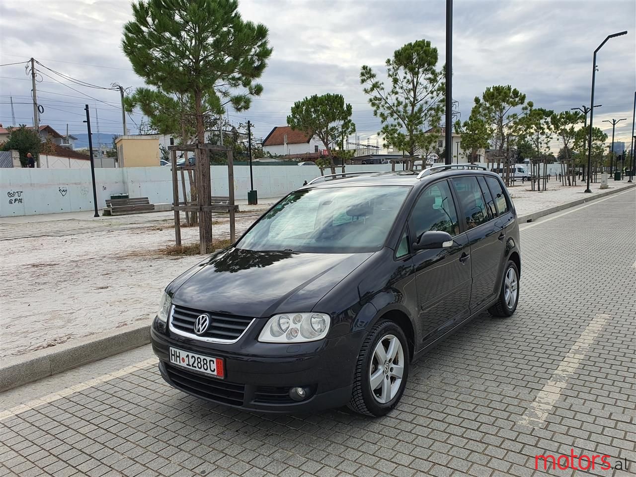 2006' Volkswagen Touran photo #4