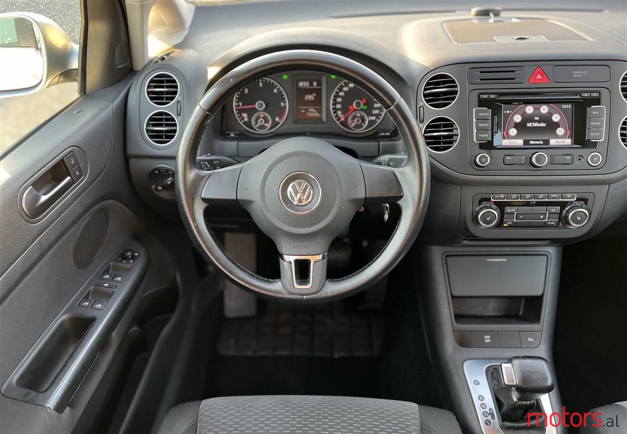 2009' Volkswagen Golf Plus photo #5