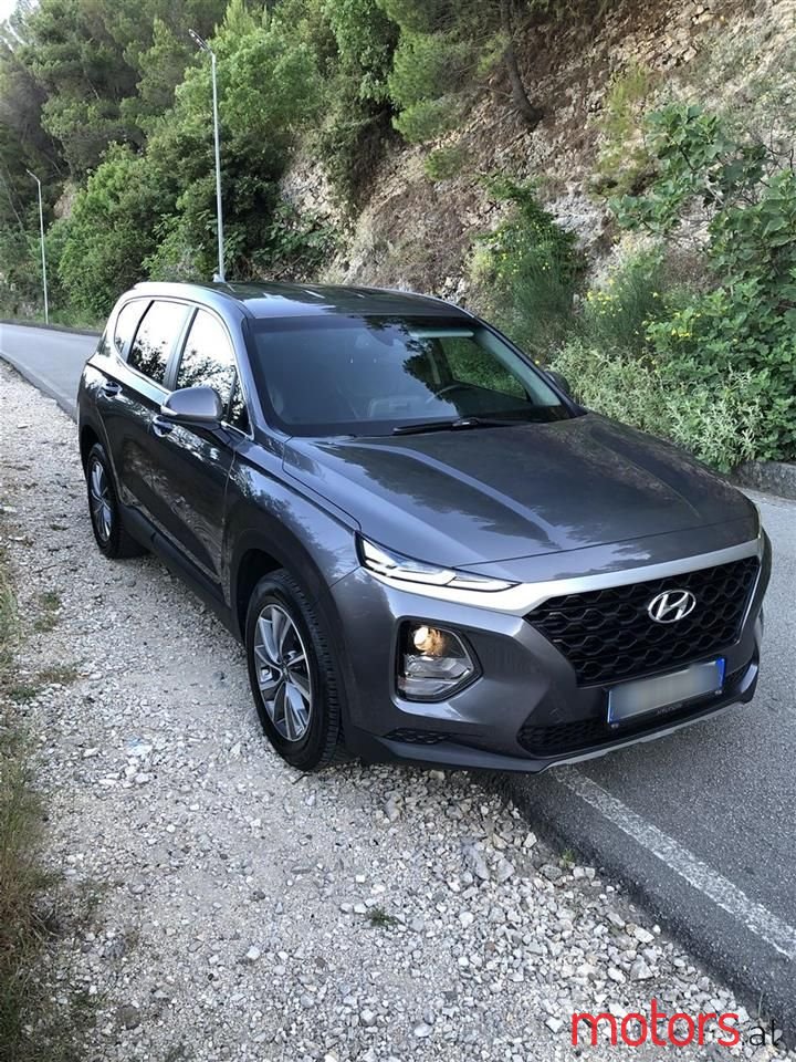 2018' Hyundai Santa Fe photo #2