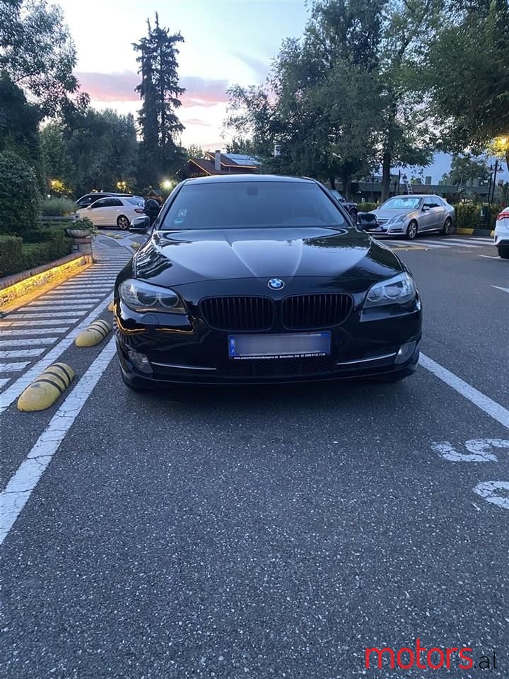 2011' BMW 520 photo #5