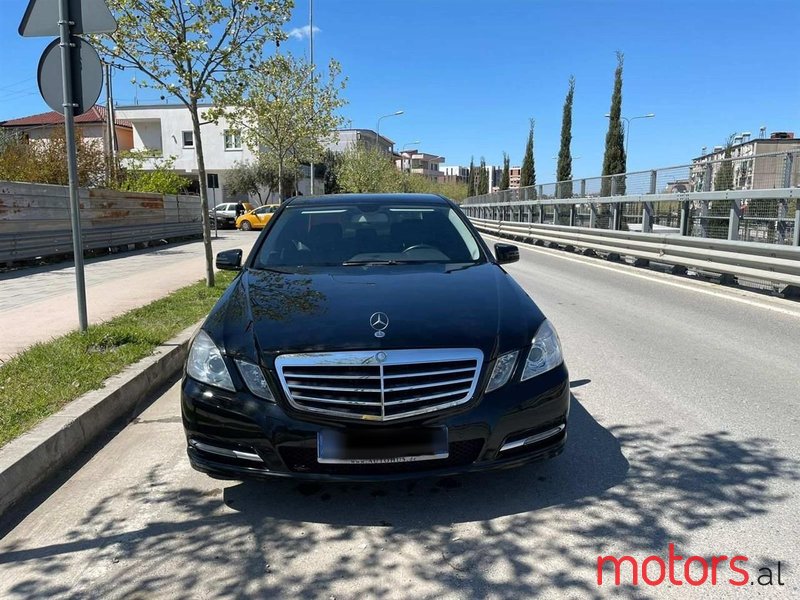 2012' Mercedes-Benz E 250 photo #3