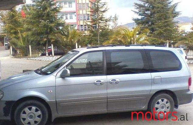 2002' Kia Carnival photo #1