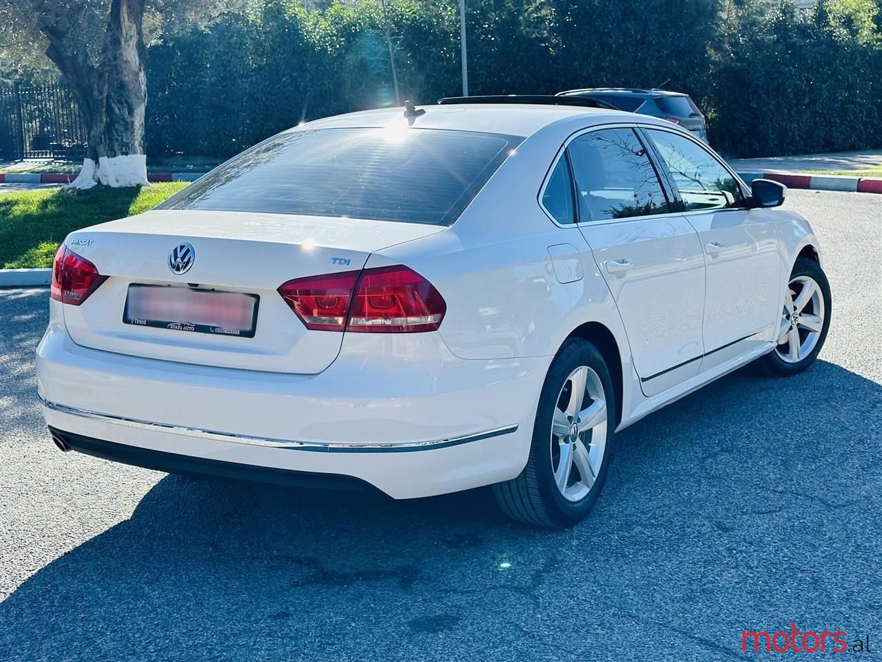 2015' Volkswagen Passat photo #3
