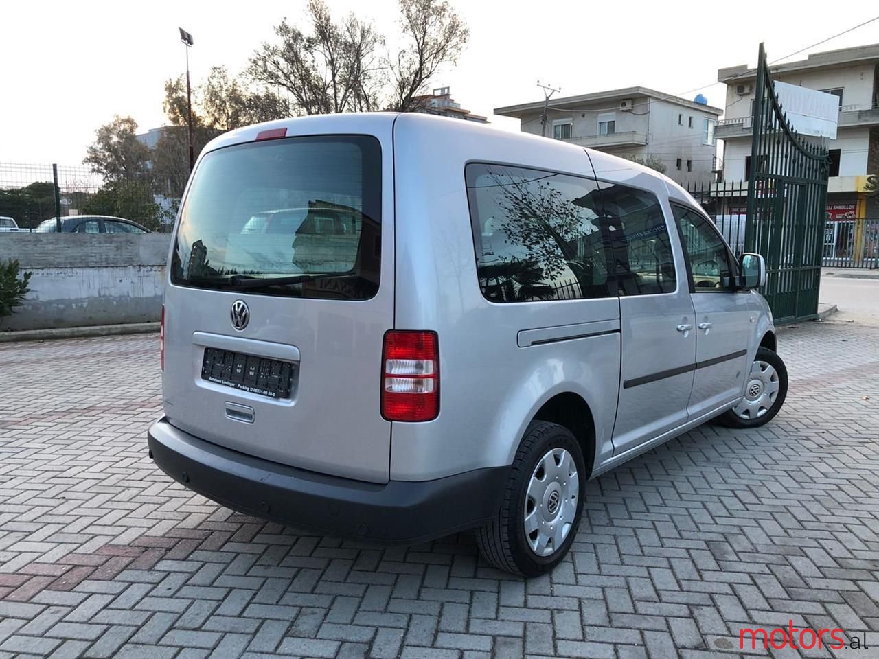 2011' Volkswagen Caddy photo #3