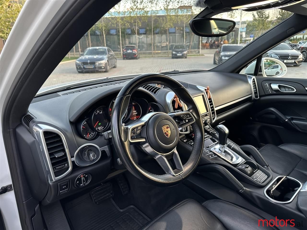 2016' Porsche Cayenne photo #3