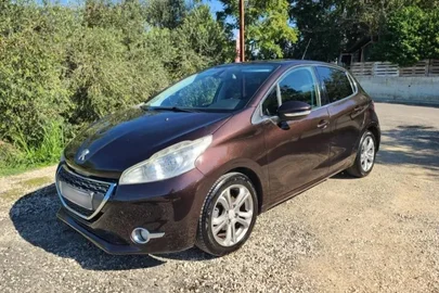 2013' Peugeot 208
