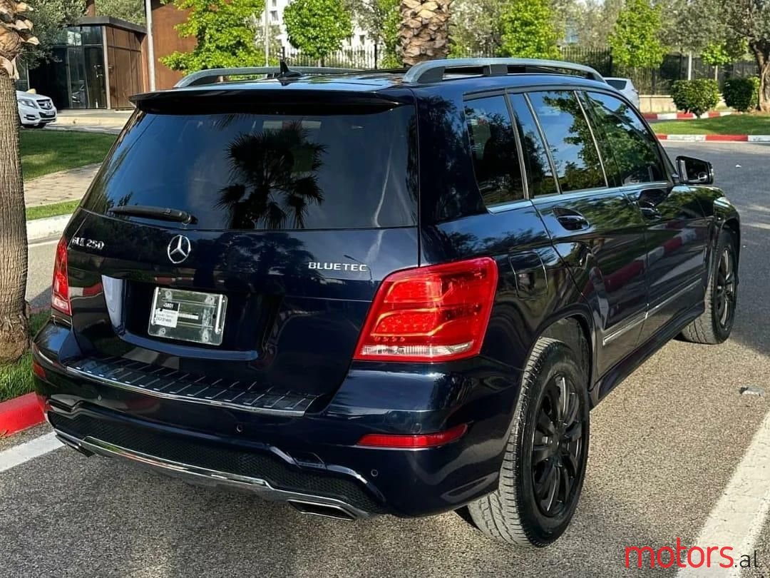 2014' Mercedes-Benz GLK 250 photo #3