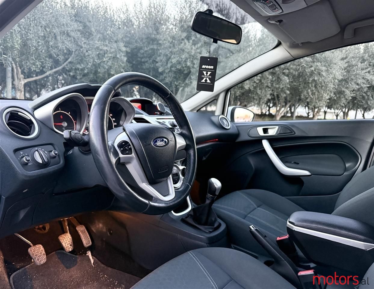 2012' Ford Fiesta photo #2