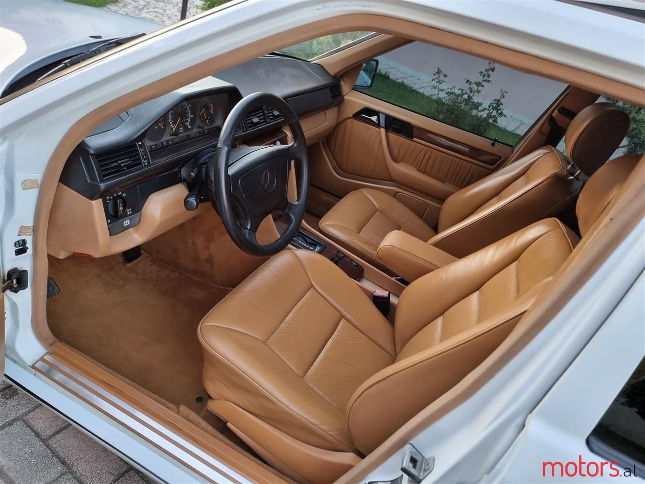 1993' Mercedes-Benz E 500 photo #1