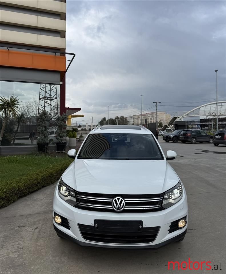 2014' Volkswagen Tiguan photo #3