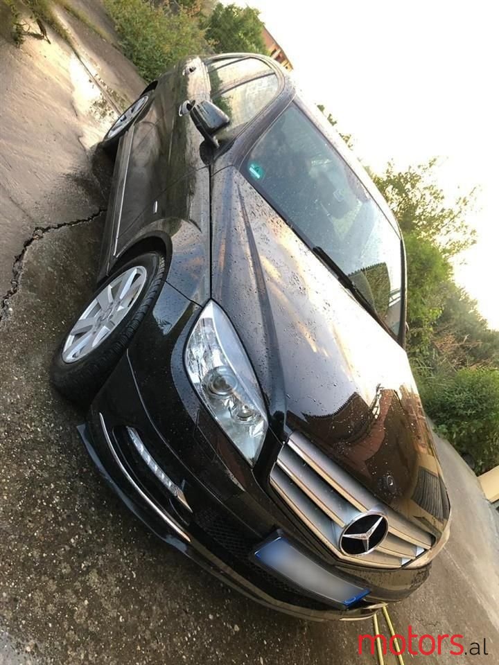 2010' Mercedes-Benz C 250 photo #4