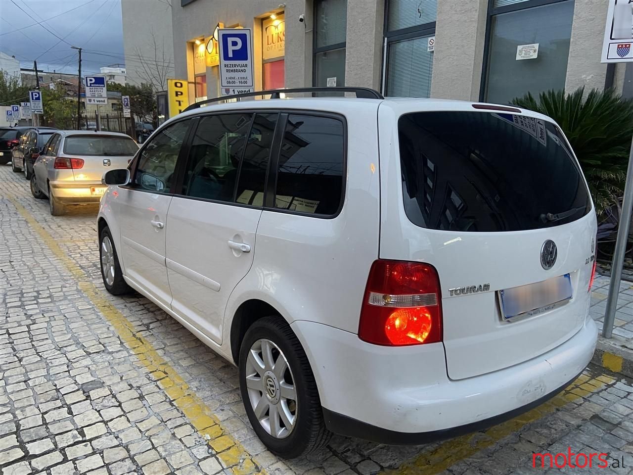 2005' Volkswagen Touran photo #4