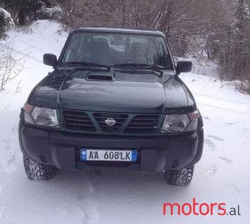 2000' Nissan Patrol photo #2