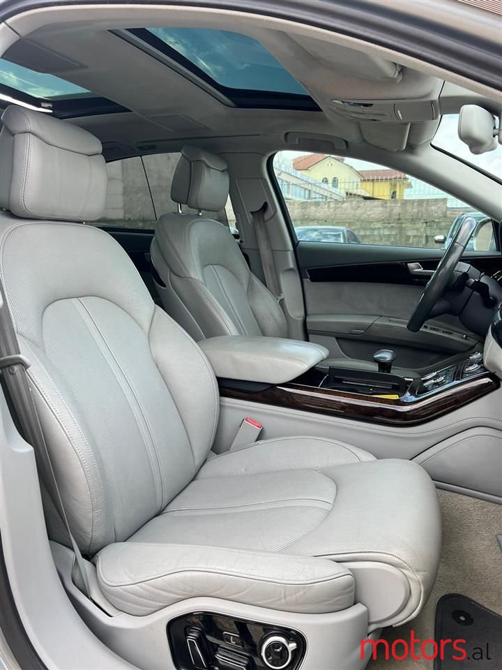 2011' Audi A8 photo #6