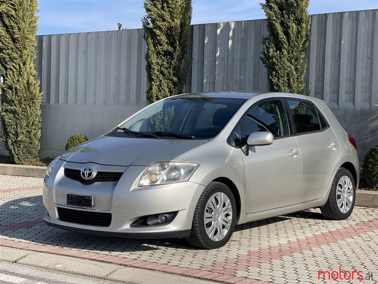 2007' Toyota Auris photo #1