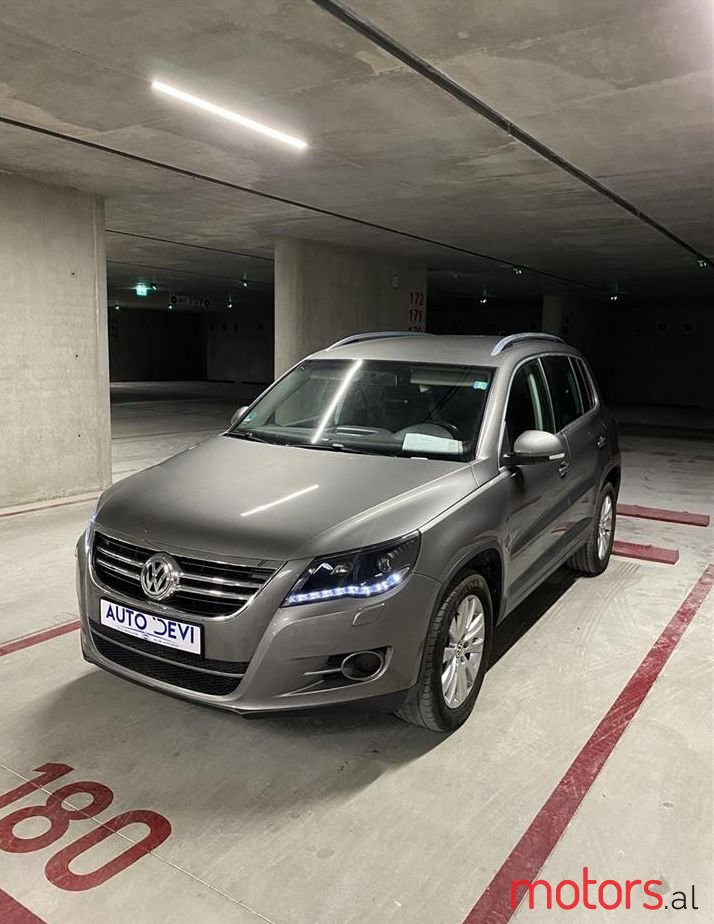 2009' Volkswagen Tiguan photo #1