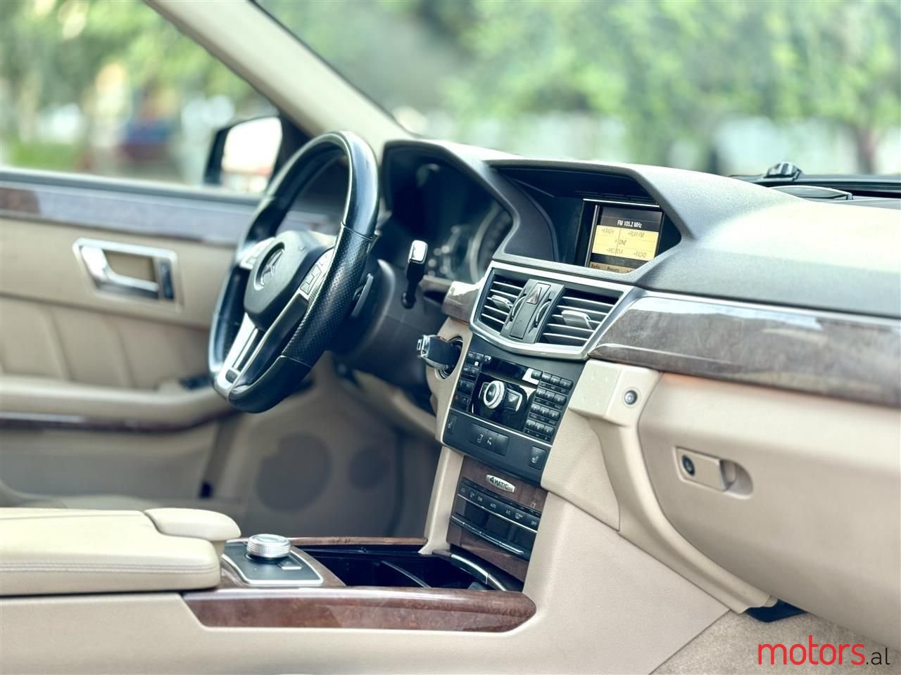 2012' Mercedes-Benz E 350 photo #4