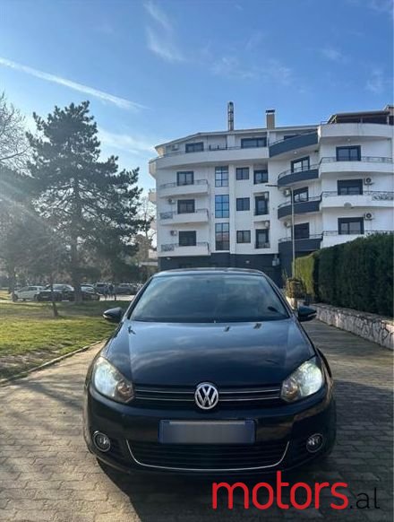 2009' Volkswagen Golf photo #4