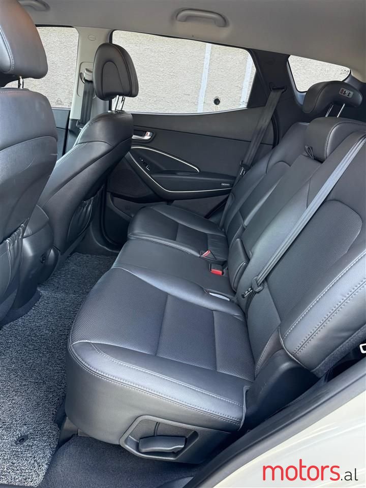 2013' Hyundai Santa Fe photo #6