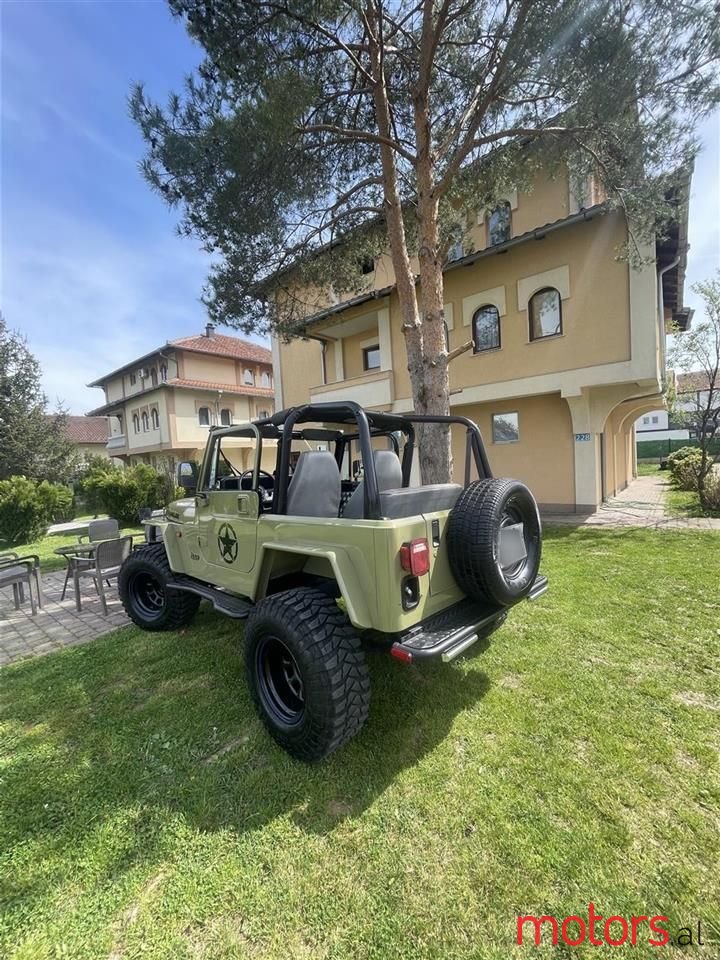 1995' Jeep Wrangler photo #2