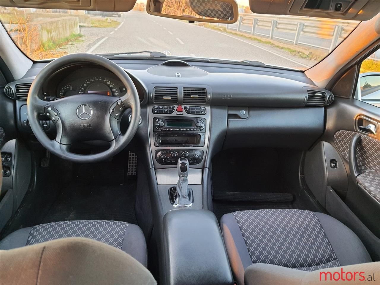 2004' Mercedes-Benz C 220 photo #5