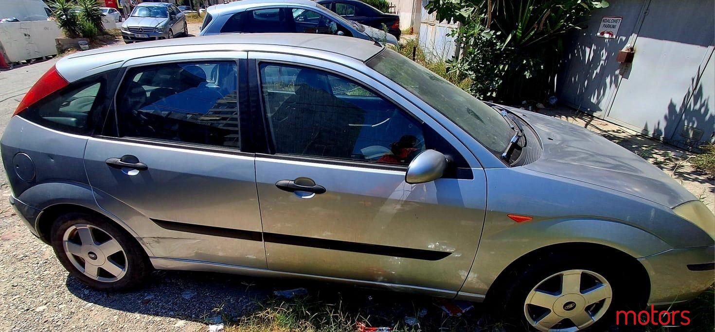 2004' Ford Focus photo #2