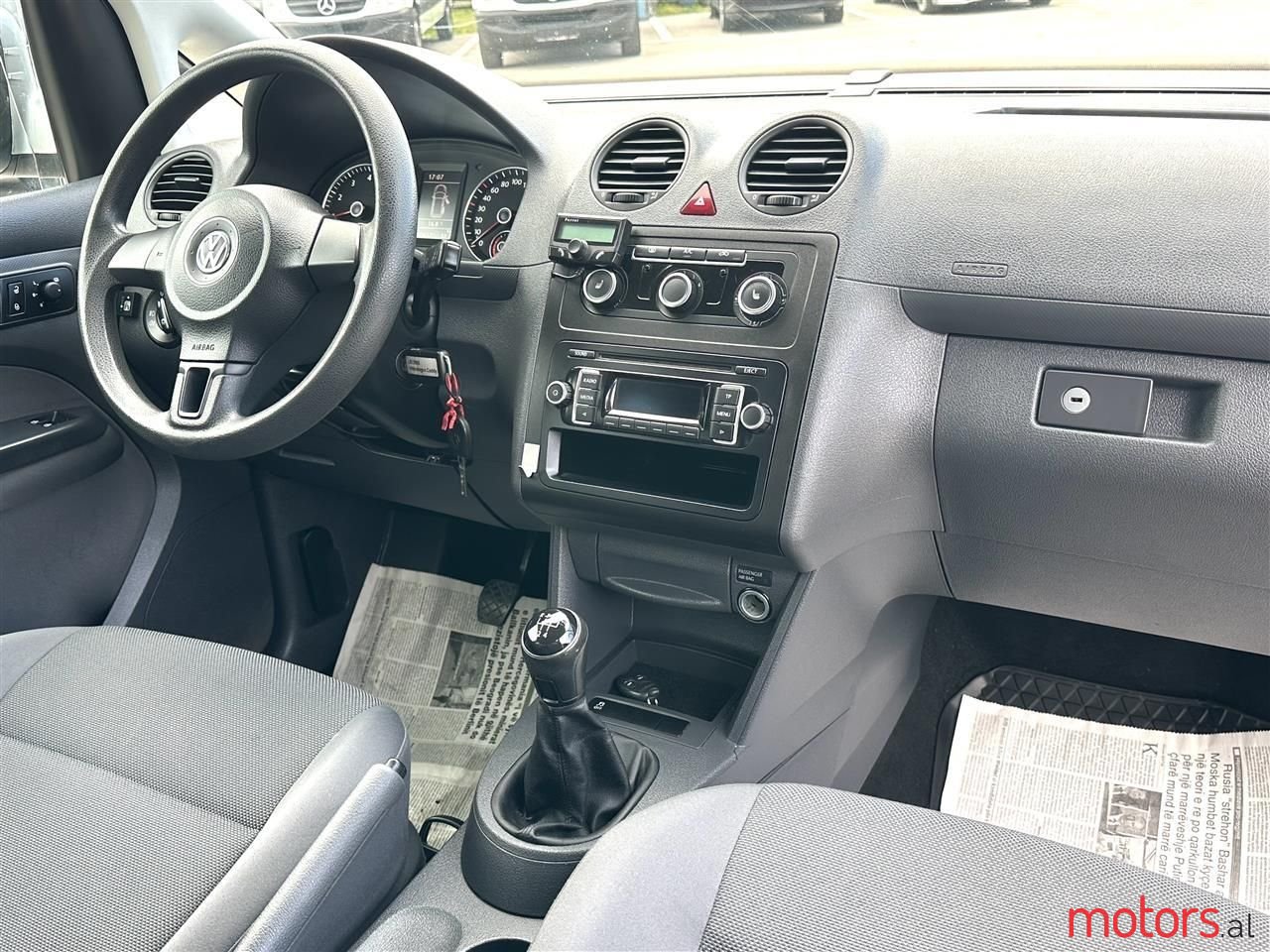 2012' Volkswagen Caddy photo #6