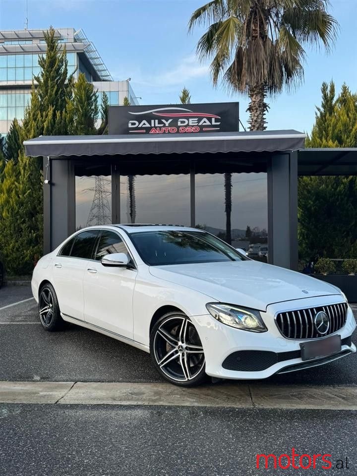2017' Mercedes-Benz E 220 photo #3