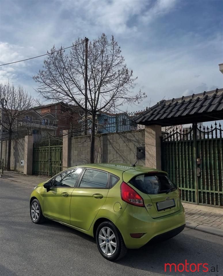 2013' Ford Fiesta photo #3