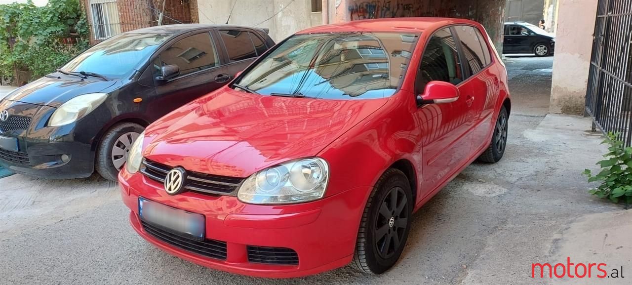 2004' Volkswagen Golf photo #1