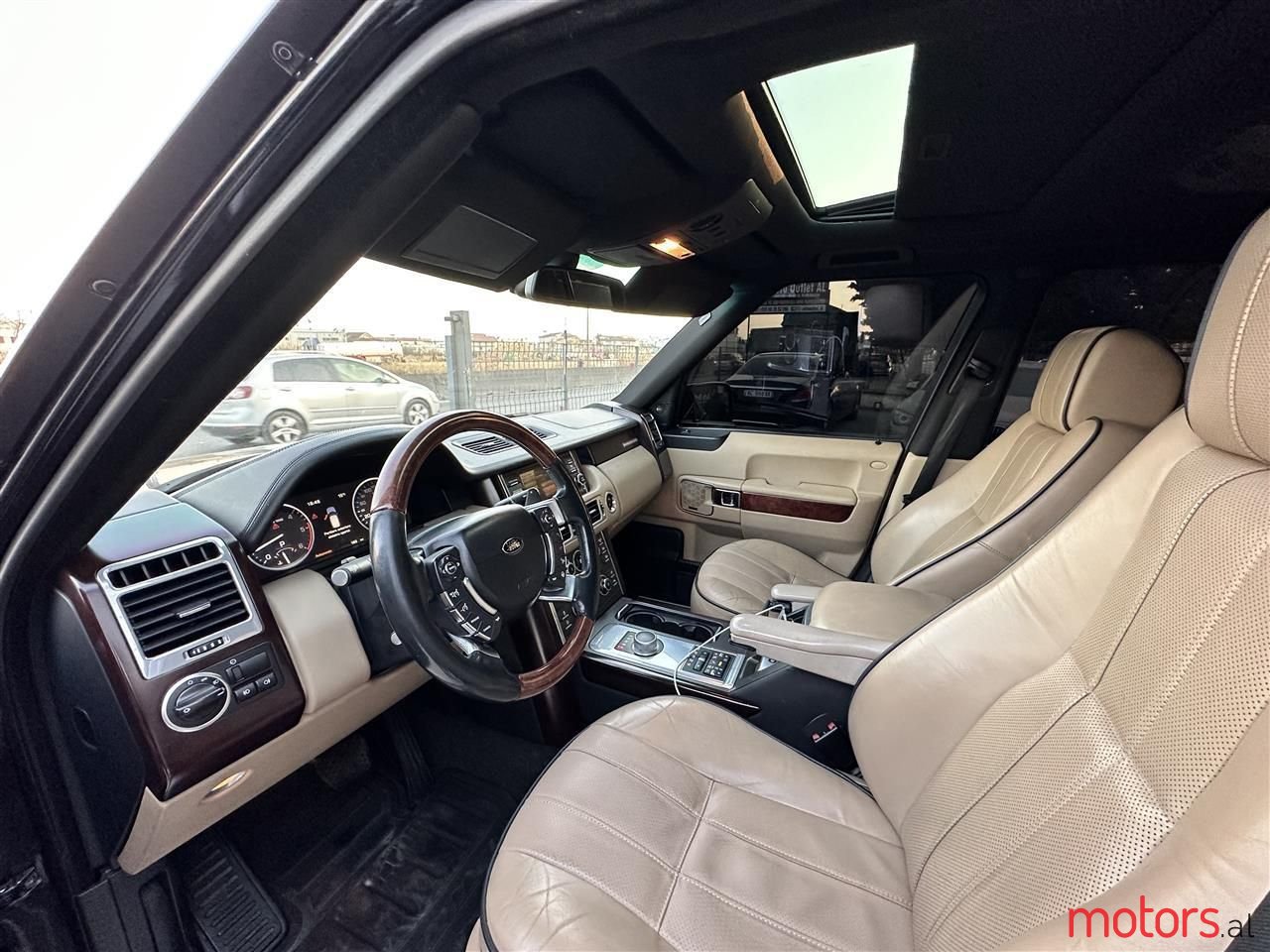 2011' Land Rover Range Rover photo #6