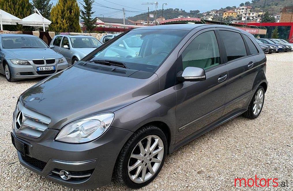 2010' Mercedes-Benz B 200 photo #1