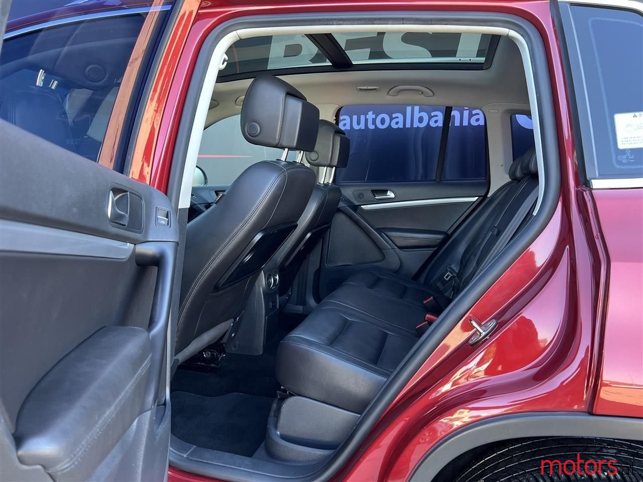 2014' Volkswagen Tiguan photo #3